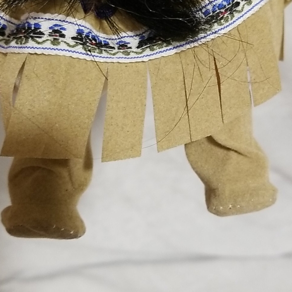 Goldenvale Native American Doll "Aileen" - Picture 12 of 12